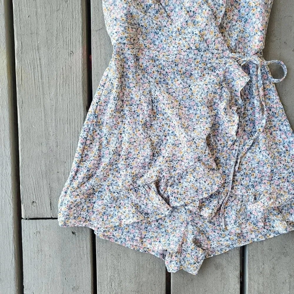 Princess Polly Blue Floral Romper Shorts Wrap Tie Waist Pastel‎ 2US